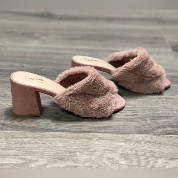 Anthropologie Seychelles Nobody Else Faux Fur Heels - Picture 3 of 8